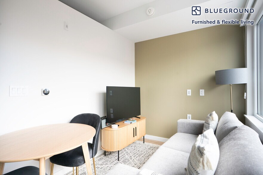 Building Photo - 2601 14th St NW