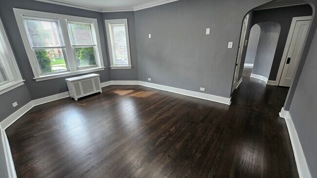 Building Photo - 6553 N Francisco Ave