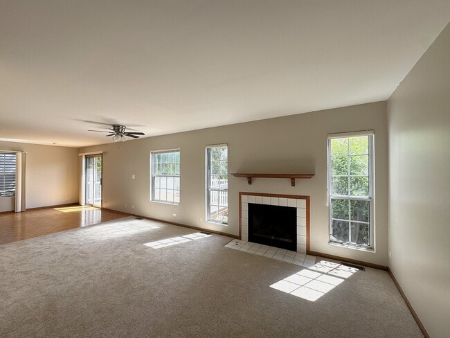 Building Photo - 1604 Estate Cir
