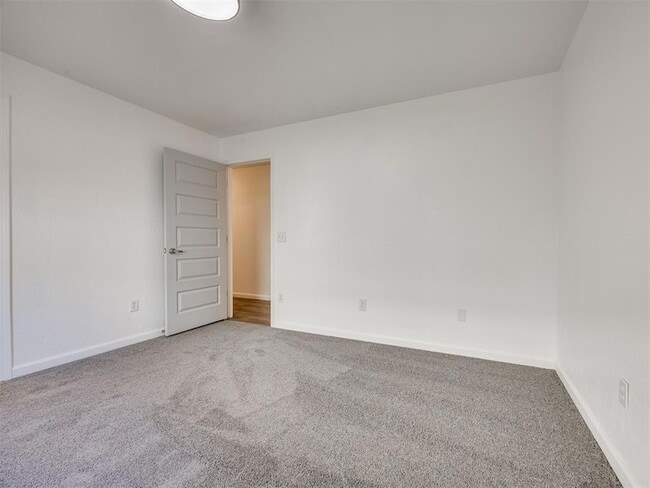 Building Photo - 6312 Overcourt Manor