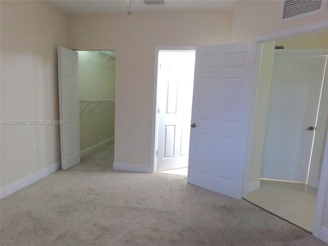 Building Photo - 3310 Palomino Dr