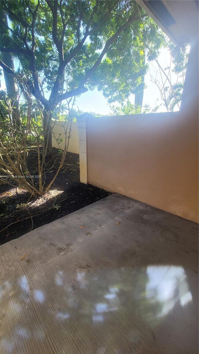 Building Photo - 11400 NW 34th Pl