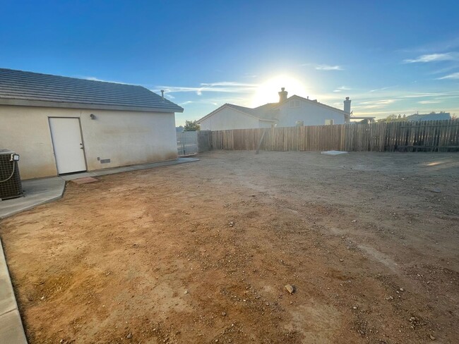 Building Photo - Apple Valley Home in the Vineyards - Beaut...