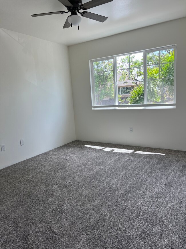 Building Photo - 91-1048 Kaihohonu St