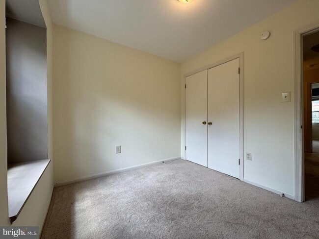 Building Photo - 306 Cherry Ct