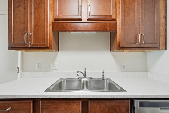 Building Photo - 5 Kelly Way