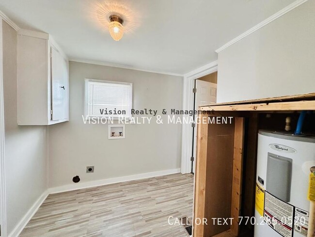 Building Photo - 31 Reynolds St