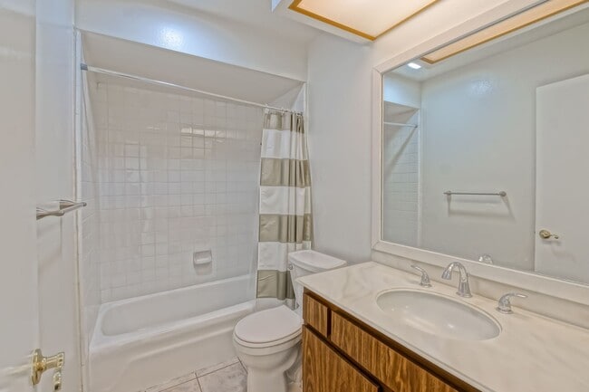 Building Photo - Bright & Airy, End-Unit 3BR2.5BA Townhouse w/ 2-Car Garage in Beautiful Gated Community w/ Pool &...