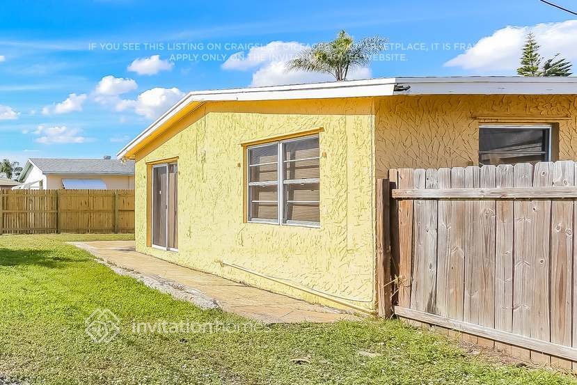 Building Photo - 1302 W Broward St