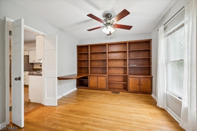 Building Photo - 119 Braidburn Rd