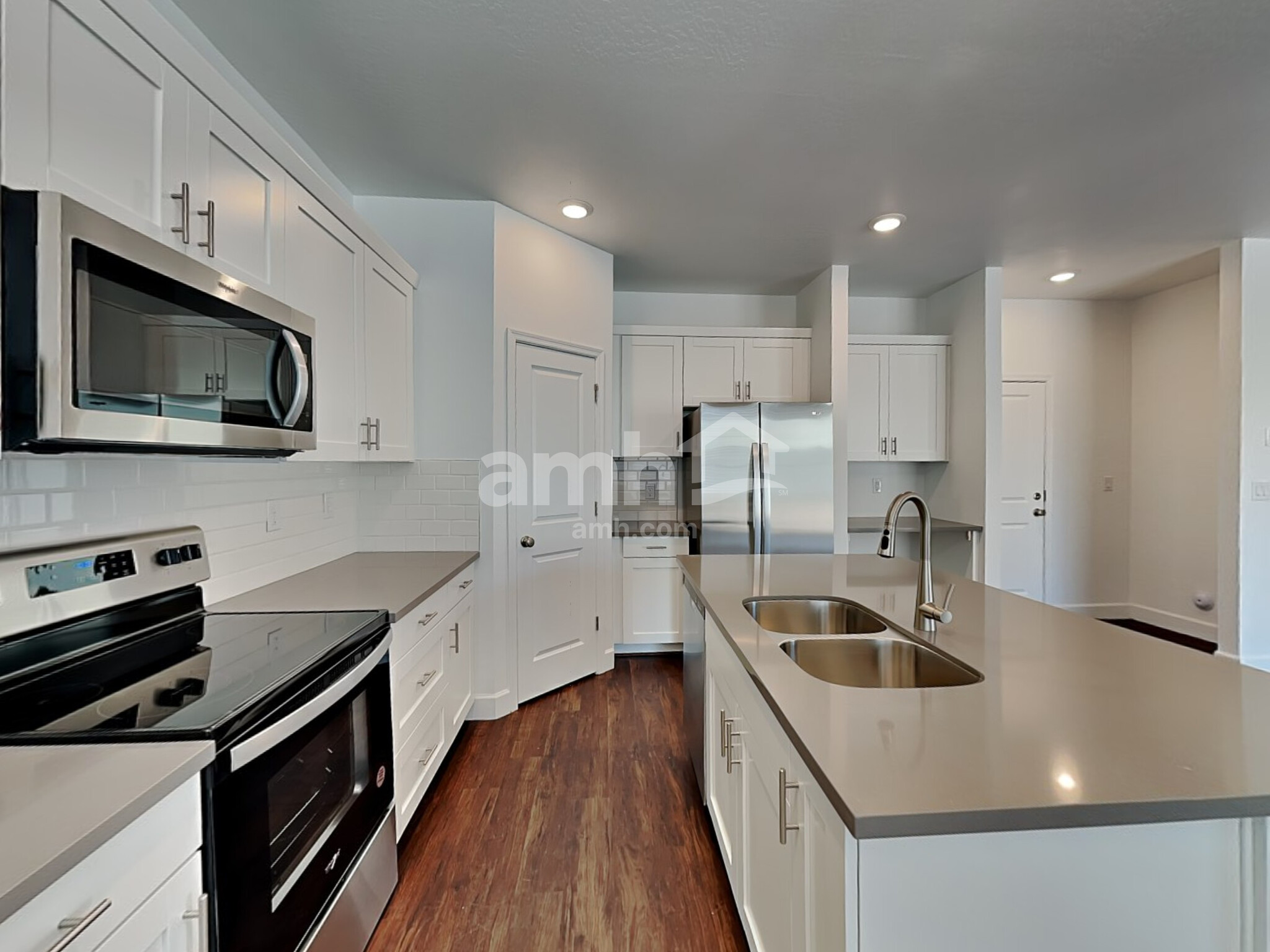 Building Photo - 6615 S 42nd Dr