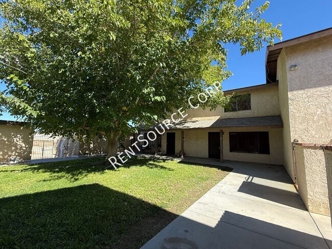 Building Photo - 1303 W Ave J 4