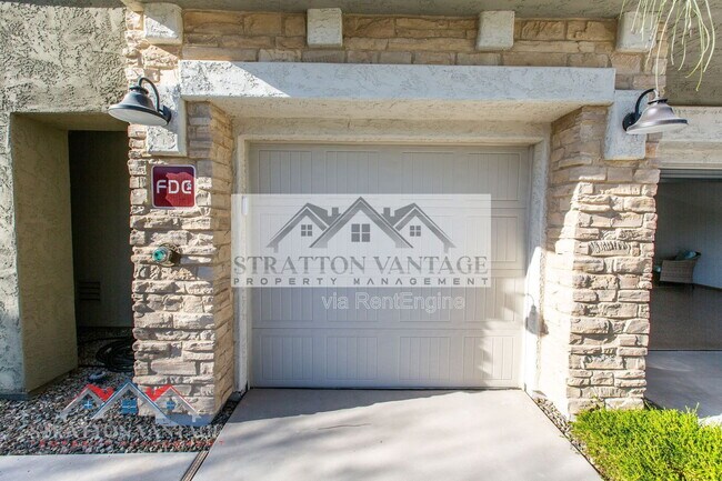 Building Photo - 5100 E Rancho Paloma Dr