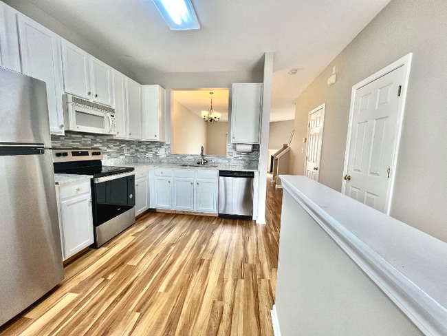 Building Photo - 2852 Summergrove Ct