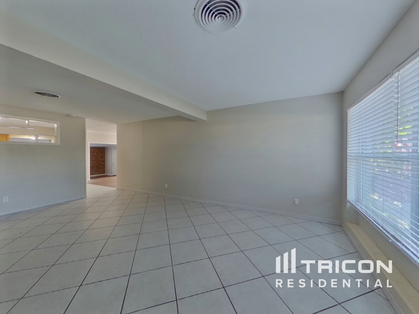 Building Photo - 2761 59th Ave N