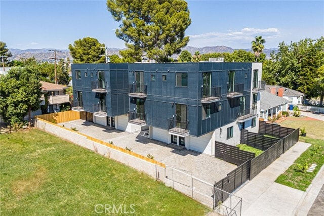 Building Photo - 10719 Addison St