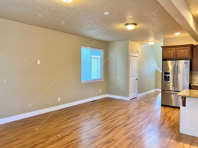 Building Photo - SW Bend Home Close to Old Mill & Deschutes River Trail