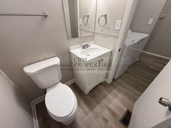 Building Photo - 3156 Dequincy St