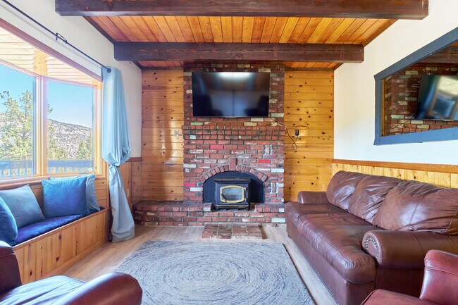 Building Photo - 509 Wallace Ln