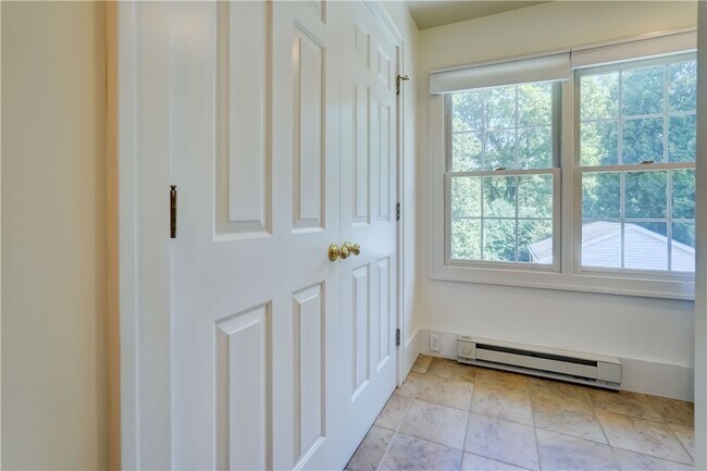 Building Photo - 106 Ellingwood Dr
