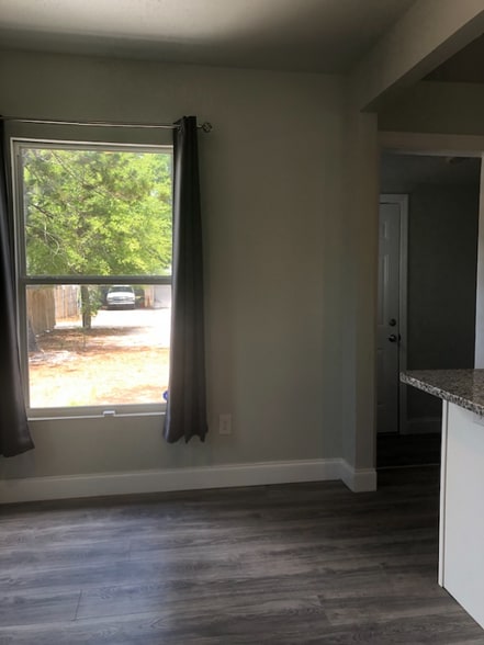 Building Photo - 1445 12th Ave S