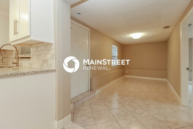 Building Photo - 3 Bedroom Pet-Friendly Home in Port Richey...