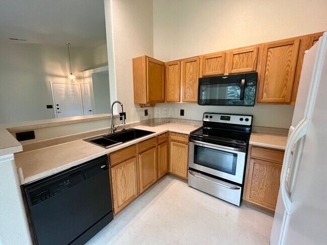 Building Photo - 3928 Riviera Grove