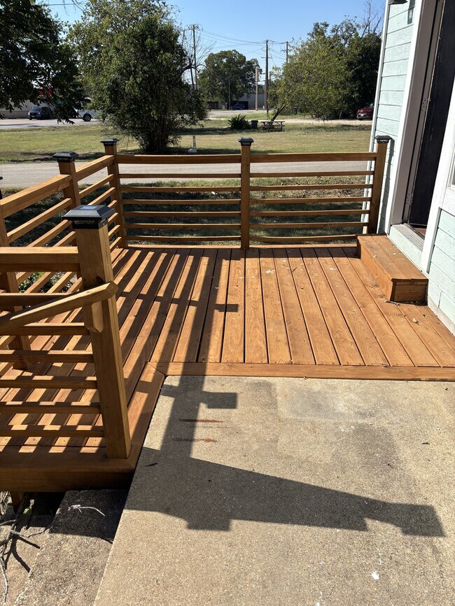 Building Photo - 703 N Blair St