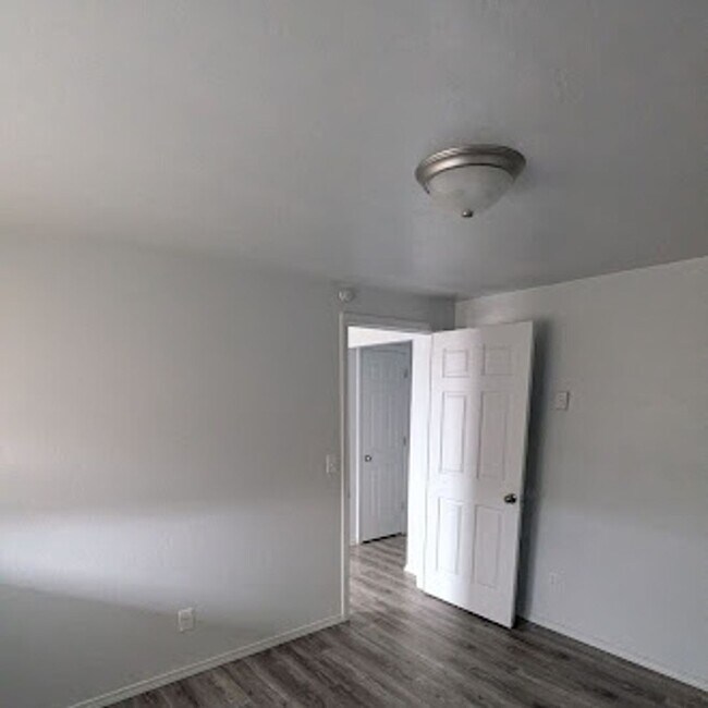 Building Photo - 6111 S Klein Ave