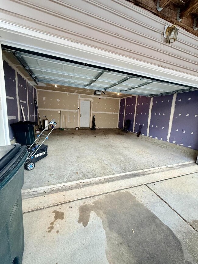 Building Photo - 838 Lowe Rd