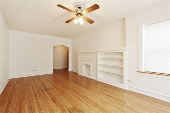 Building Photo - 7800-10 S Kingston 2515-19 E 78th Chicago, IL 60649