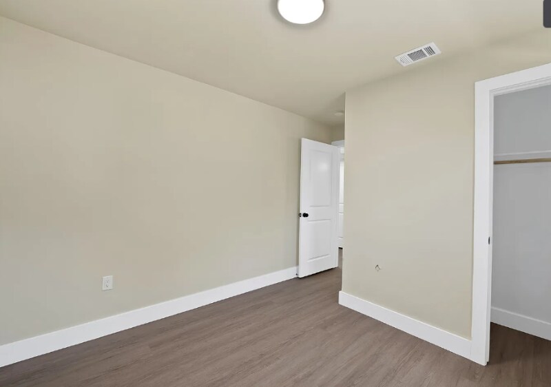 Building Photo - 306 Renfro St