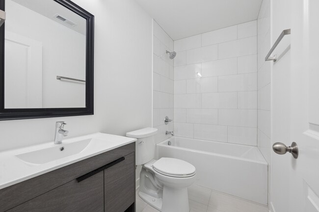 Building Photo - 1952 W Ohio St