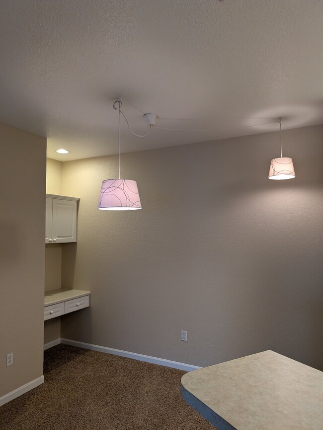 Building Photo - "Littleton 2-Bed, 2-Bath Condo Retreat wit...