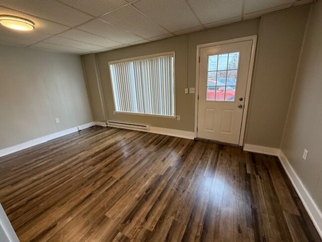 Building Photo - MOVE IN SPECIAL! 1 bedroom 1 bathroom apartment in Newport, PA