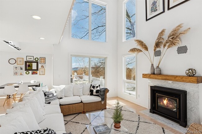 Building Photo - 845 Budds Pond Rd