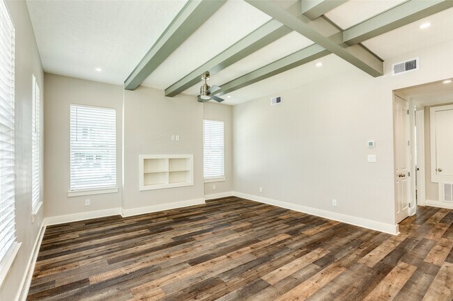Building Photo - 3228 Avenue R