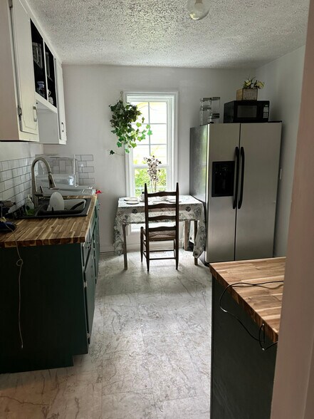 Building Photo - 1128 Commerce St