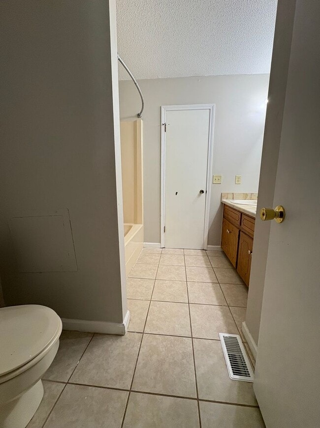 Building Photo - Daleville!