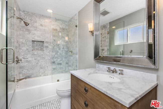 Building Photo - 17207 Palisades Cir