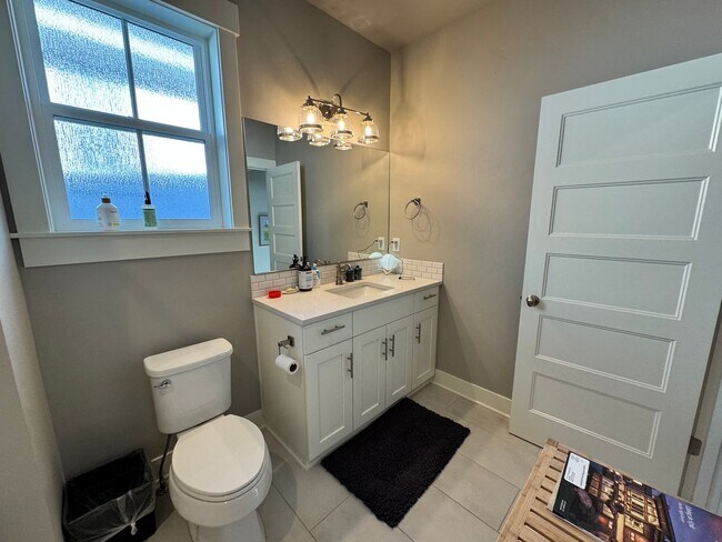 Building Photo - FOR RENT - All Inclusive Owner pays utilities - Furnished 3 bed, 2 bath NorthWest Crossing Townhome