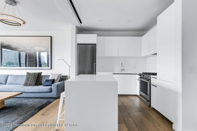 Building Photo - 601 Heck St