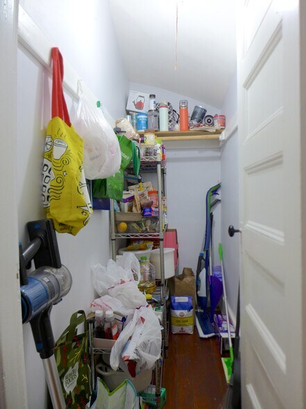 Building Photo - 6 Bucknam St