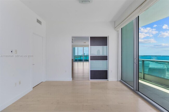 Building Photo - 900 Biscayne Blvd