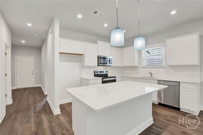 Building Photo - 420 Monterey Lp