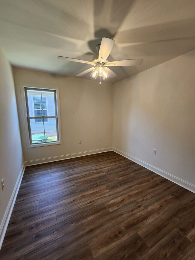 Building Photo - !!New Construction!! NEAR Pinegrove Elementary/Middle - 4BR Home with Granite Countertops, LVP Fl...