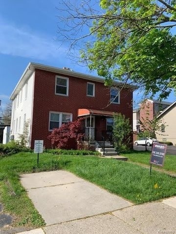 Building Photo - 324 E 3rd St