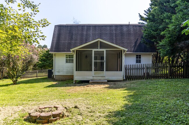 Building Photo - 7005 Buddy J Ln