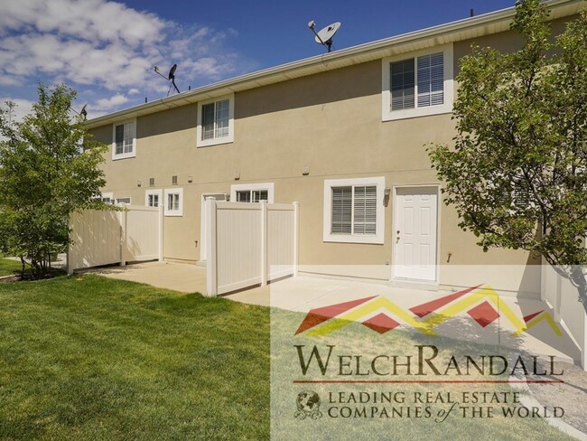 Building Photo - 2 Bed and 1.5 Bath South Ogden Townhome UT!