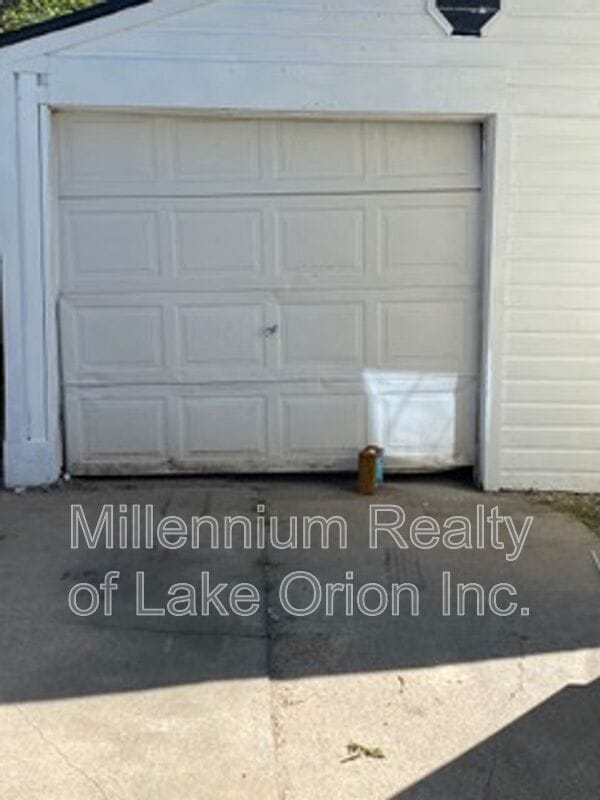 Building Photo - 111 W Cornell Ave